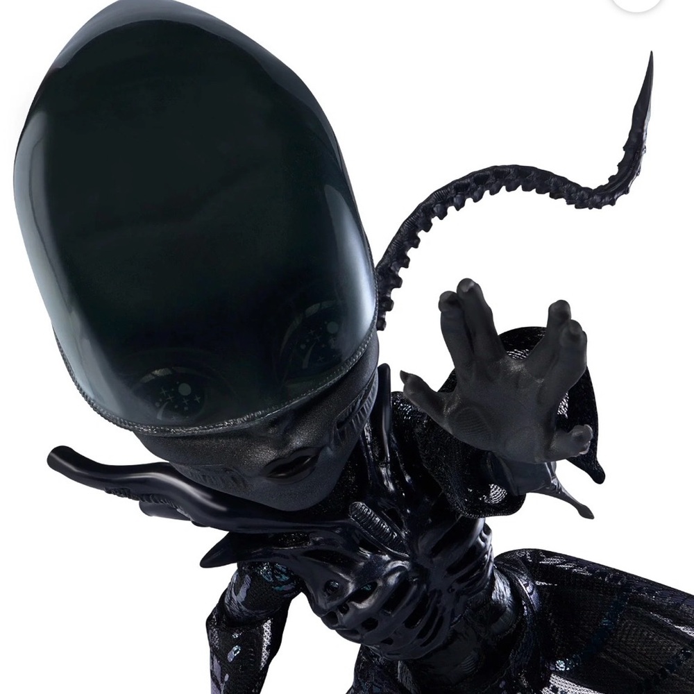 Monster High, Skullector “Alien” doll — brand new, never opened Mattel creation - Picture 9 of 11